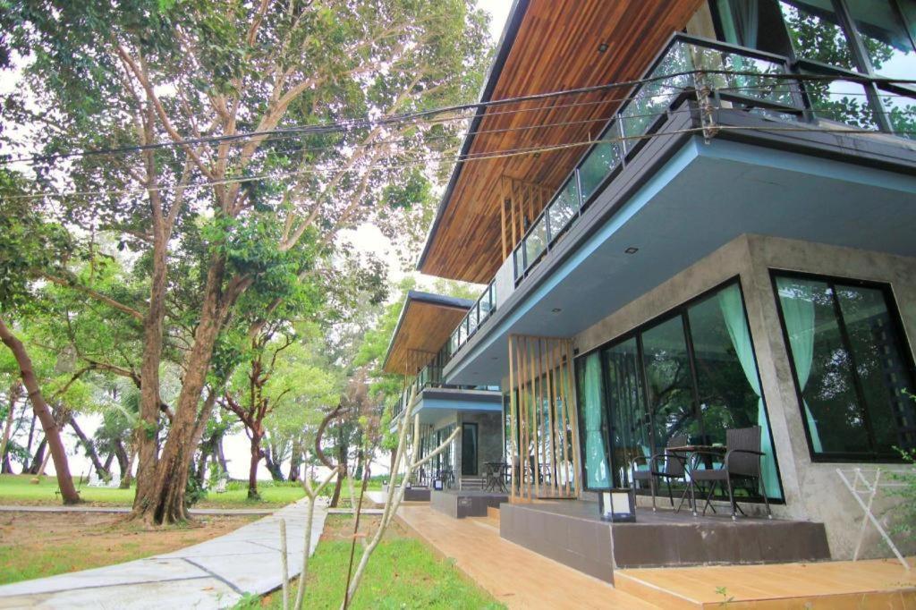 Baan Chao Mai Beach House Trang Buitenkant foto