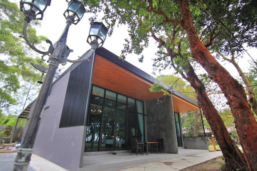 Baan Chao Mai Beach House Trang Buitenkant foto