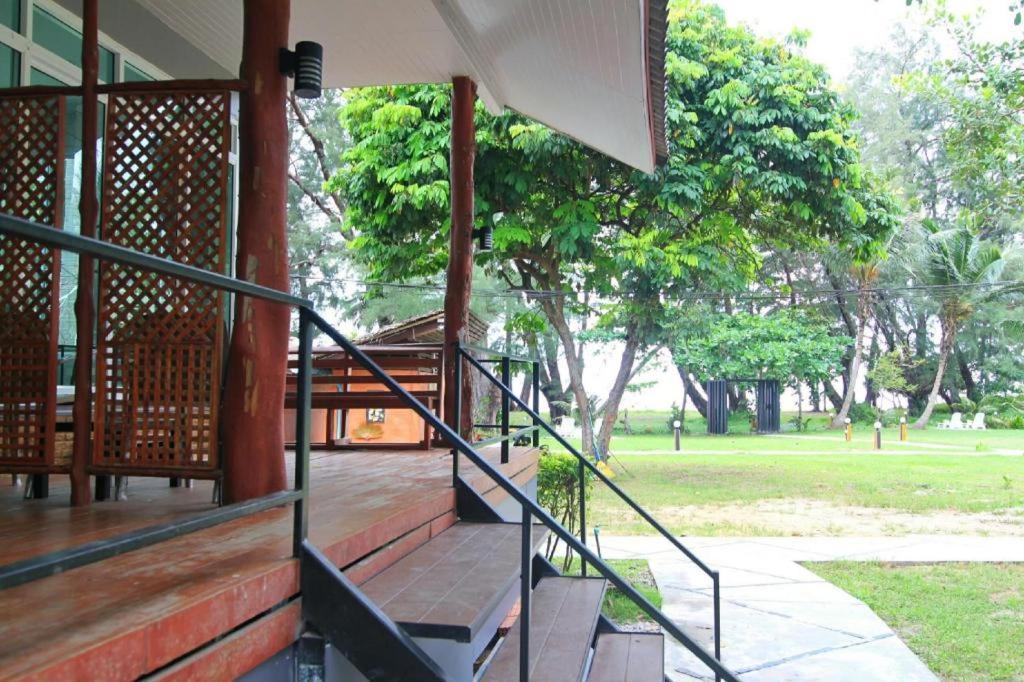 Baan Chao Mai Beach House Trang Buitenkant foto